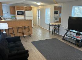 West Asheville Remodeled Mobile Home, hotel ad Asheville