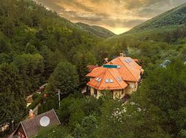 Medve Deság Ursul, hotel v destinaci Sub Cetate