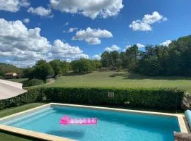 Picturesque renovated farmhouse with pool