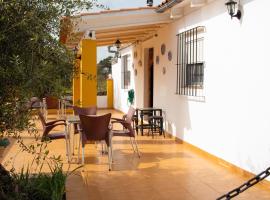 Casa Rural Los Naranjo, hotel s parkiralištem u gradu 'Jerez de los Caballeros'