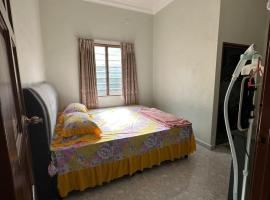 Homestay Qayyum: Balik Pulau şehrinde bir otel