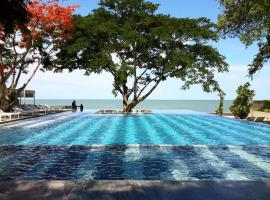 บ้านแสนคราม หัวหิน Family Room - Pool Access ห้องติดสระ, hotel di Phetchaburi