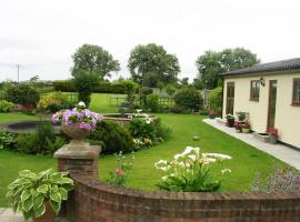 Coastal Garden Lodge, holiday home in Preesall