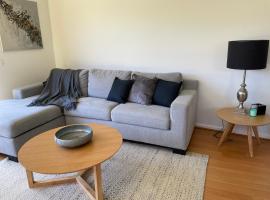 Private guesthouse - Minutes from the beach!, hotel cu parcare din Mornington