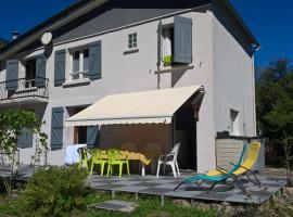 la maison blanche, hotel near Guzet-Neige Prat Mataou Téléski de l'Ecureuil, Ustou