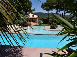 Villa Lorna - 2 maisons - piscine privée, casa vacanze ad Aups