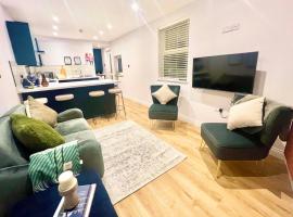 Gorgeous Newly Renovated 2 Double Bed Flat, מלון בסוואנסי