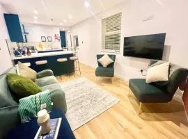 Gorgeous Newly Renovated 2 Double Bed Flat