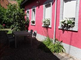 Winzeranwesen - Weingut Christian Eberley - Haupthaus I MINDESTAUFENTHALT 4 NÄCHTE - MINIMUM STAY 4 NIGHTS, hotel v destinaci Neustadt an der Weinstraße