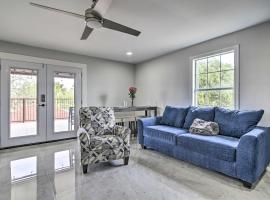 Cozy Texas Gulf Coast Vacation Rental with Patio!, villa in Brownsville