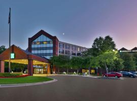 Embassy Suites by Hilton Auburn Hills, hótel í Auburn Hills