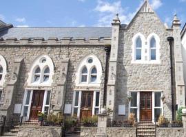 Chapel Theatre House, holiday home in Sandgate