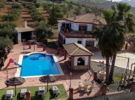 Casa Rural Caminito del Rey, country house in Alora