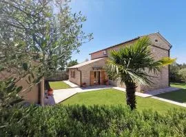Villa ORADA in Krnica mit Pool für 6 Personen