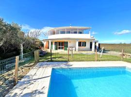 Private Villa Rego with Oceanview and Pool, viešbutis mieste Lusas