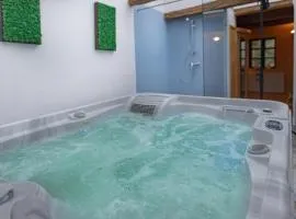 Kégli apartmanok és fürdőház Hollókő