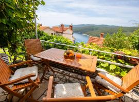 Apartment Lina, hotel in Rabac
