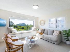 Intrepid 14 Unlimited magnificent water views, hotel in Shoal Bay