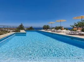 Rafkos Mansion with Private Pool and Amazing View