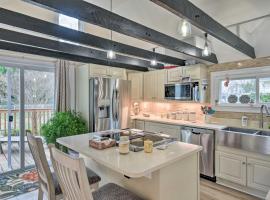 Charming Cape Charles Vacation Rental Home!, hotel a Cape Charles