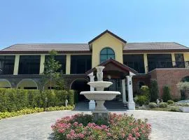 CottagePine Rayong Resort&Cafe