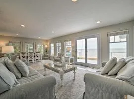 Getaway on Crystal Clear Lake Main and Guest House!