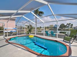 Waterfront Retreat with Kayaks and Private Dock!, hotel i Hernando Beach