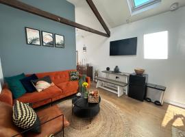 Heart of Falmouth - Entire Studio Apartment, hotell i Falmouth