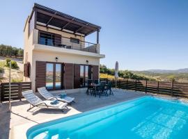 Brand new luxury Villa Dafne with Heated pool, budgethotel i Epáno Váthia