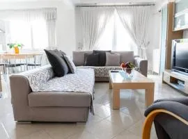 2 bedroom holiday flat, renovated, in the centre