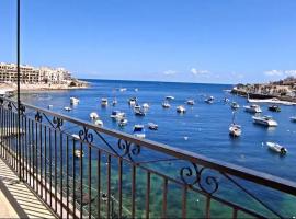 Sea View 2 bedroom apartment, alquiler vacacional en Marsaskala