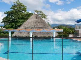 Casa campestre Hacienda la estancia, en Melgar con piscina privada, hotel en Melgar