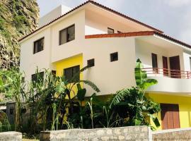 Residencial Lela d'Fermina: Pombas şehrinde bir otel