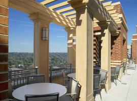 Bright and Cozy Apartment Near Pentagon City