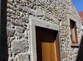 Groove-Wood Loft, hotel near Serra do Pilar Monastery, Vila Nova de Gaia