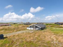 Nice Home In Hvide Sande With Wifi, hotel in Bjerregård
