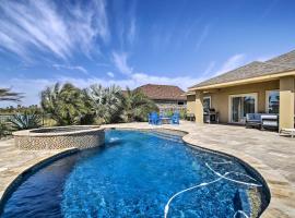 Laguna Vista Resort-Style Home, Private Pool and Spa, hotell i Laguna Vista