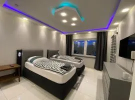 Aparts House - Balkon - Free Parking- WiFi - Kitchen