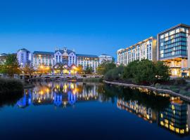 Gaylord Texan Resort and Convention Center, מלון ליד גרייט וולף לודג' דאלאס, גרייפוויין