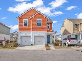 Centrally Located Myrtle Beach House Near Sports Center, Broadway at the Beach, Shopping, Beach, and Golf, Hotel in Myrtle Beach
