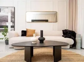 Lovely 1 bedroom apt w/pool. Haneviim st jerusalem