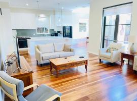 Classic Meets Modern in Central Wagga, villa i Wagga Wagga