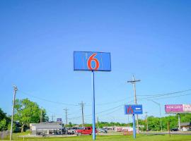 Motel 6-Atoka, OK, мотель у місті Atoka