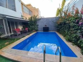 Villa de luxe piscine, villa in Kenitra