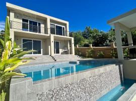 The Indianna ~ Luxury Pool & Spa, vacation rental in Whitehouse