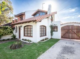 Chalet en Barrio Parque, hotel poblíž Mezinárodní letiště Astor Piazzolla - MDQ, 