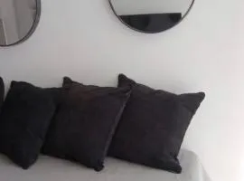 6 Metros Clínica Las Condes (impecable )