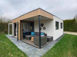 2 Bedroom Lovely Home In Heinkenszand, hotel 4 bintang di heinkenszand