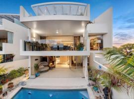 Pandanus Beach House - Direct Beach Access