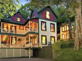 The Peabody House, Cama e café (B&B) em Eureka Springs